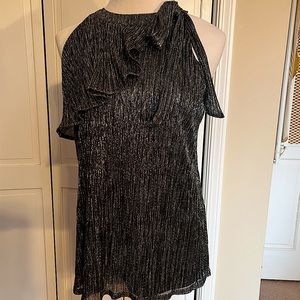 NWT. Shimmer Black silver party top. Medium